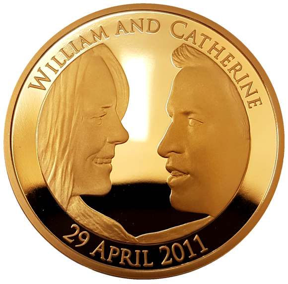 2011 Queen Elizabeth II Royal Wedding 'William and Kate' £5 Gold Proof Coin